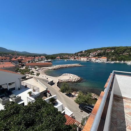 Apartments Peronja Jelsa Seafront Екстер'єр фото