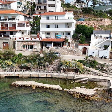 Apartments Peronja Jelsa Seafront Екстер'єр фото