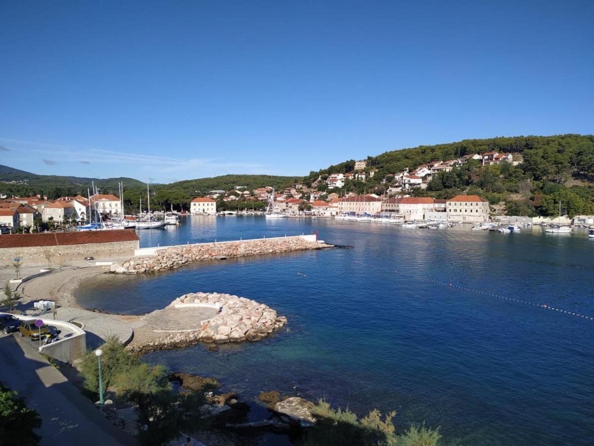 Apartments Peronja Jelsa Seafront Екстер'єр фото