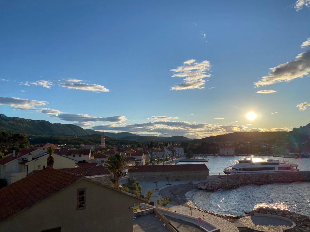 Apartments Peronja Jelsa Seafront Екстер'єр фото