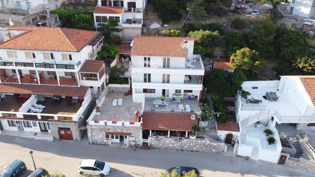 Apartments Peronja Jelsa Seafront Екстер'єр фото