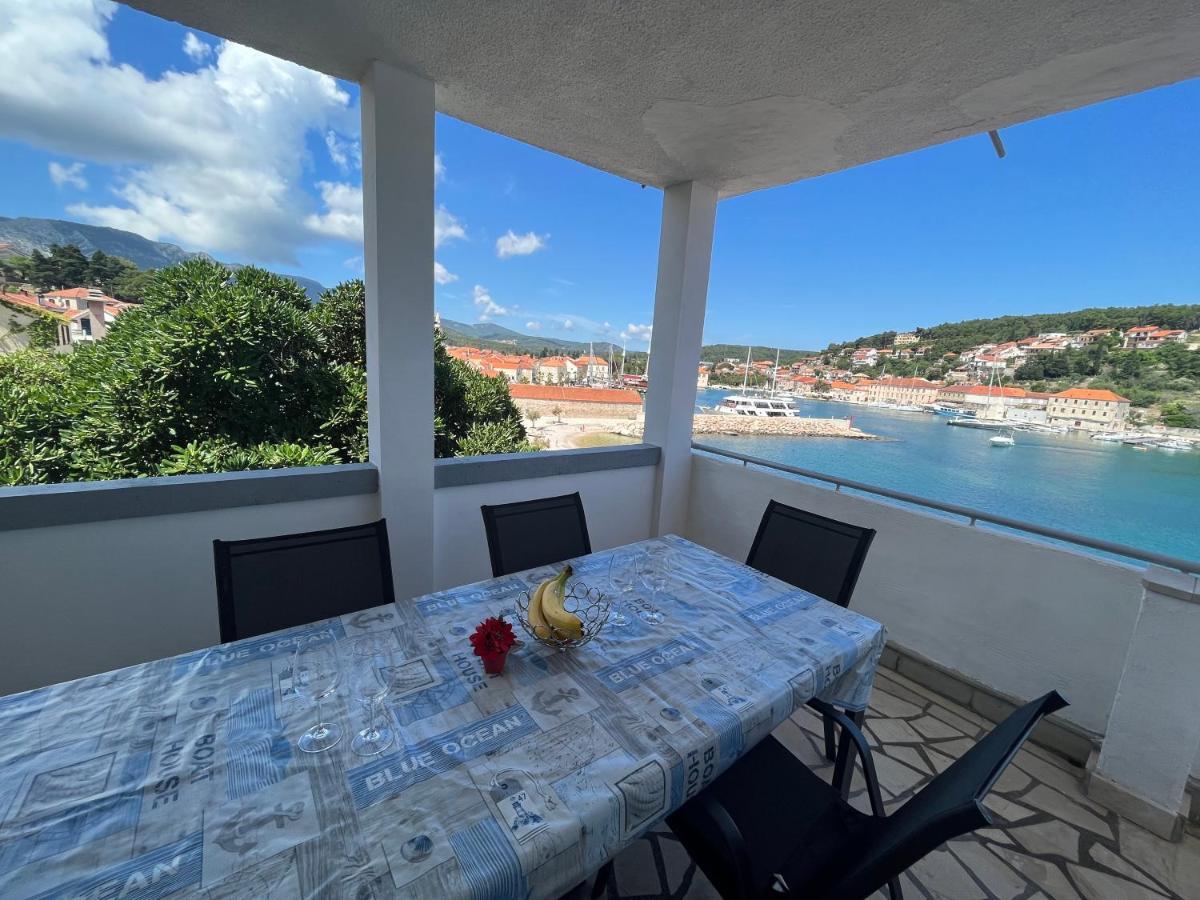 Apartments Peronja Jelsa Seafront Екстер'єр фото