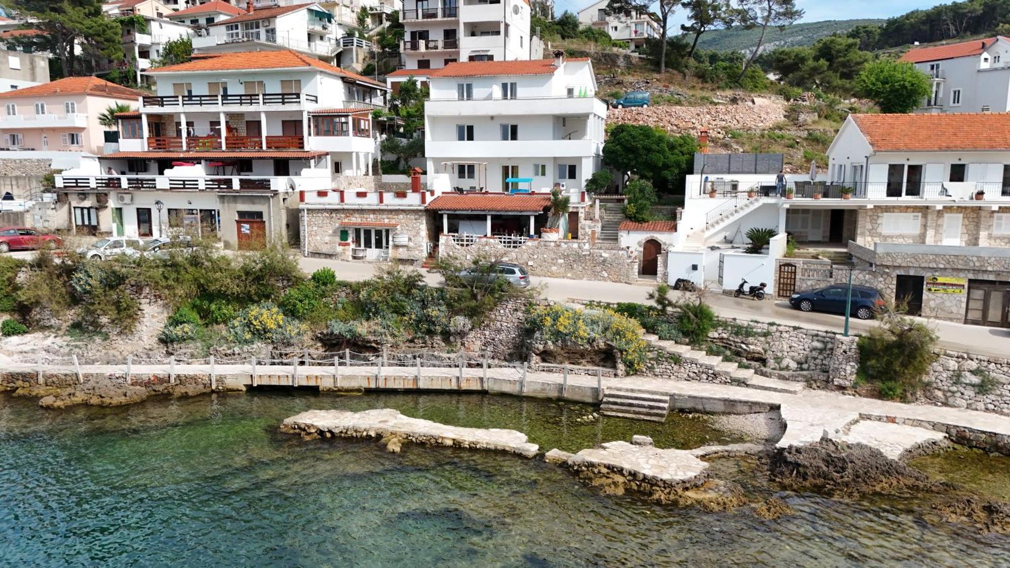 Apartments Peronja Jelsa Seafront Екстер'єр фото