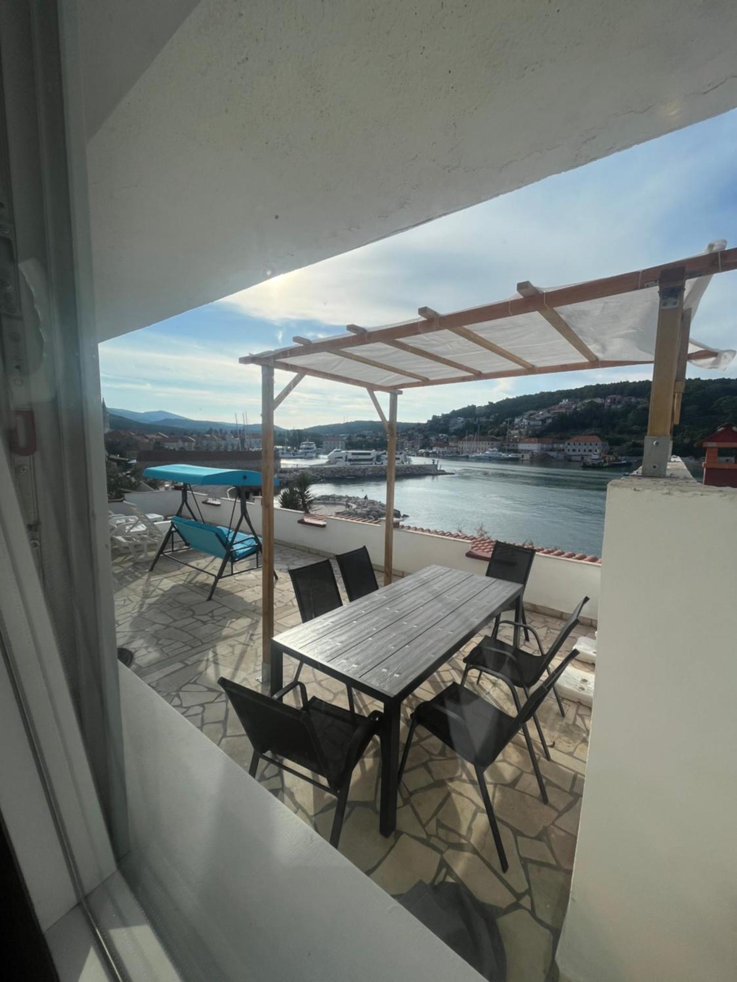 Apartments Peronja Jelsa Seafront Екстер'єр фото