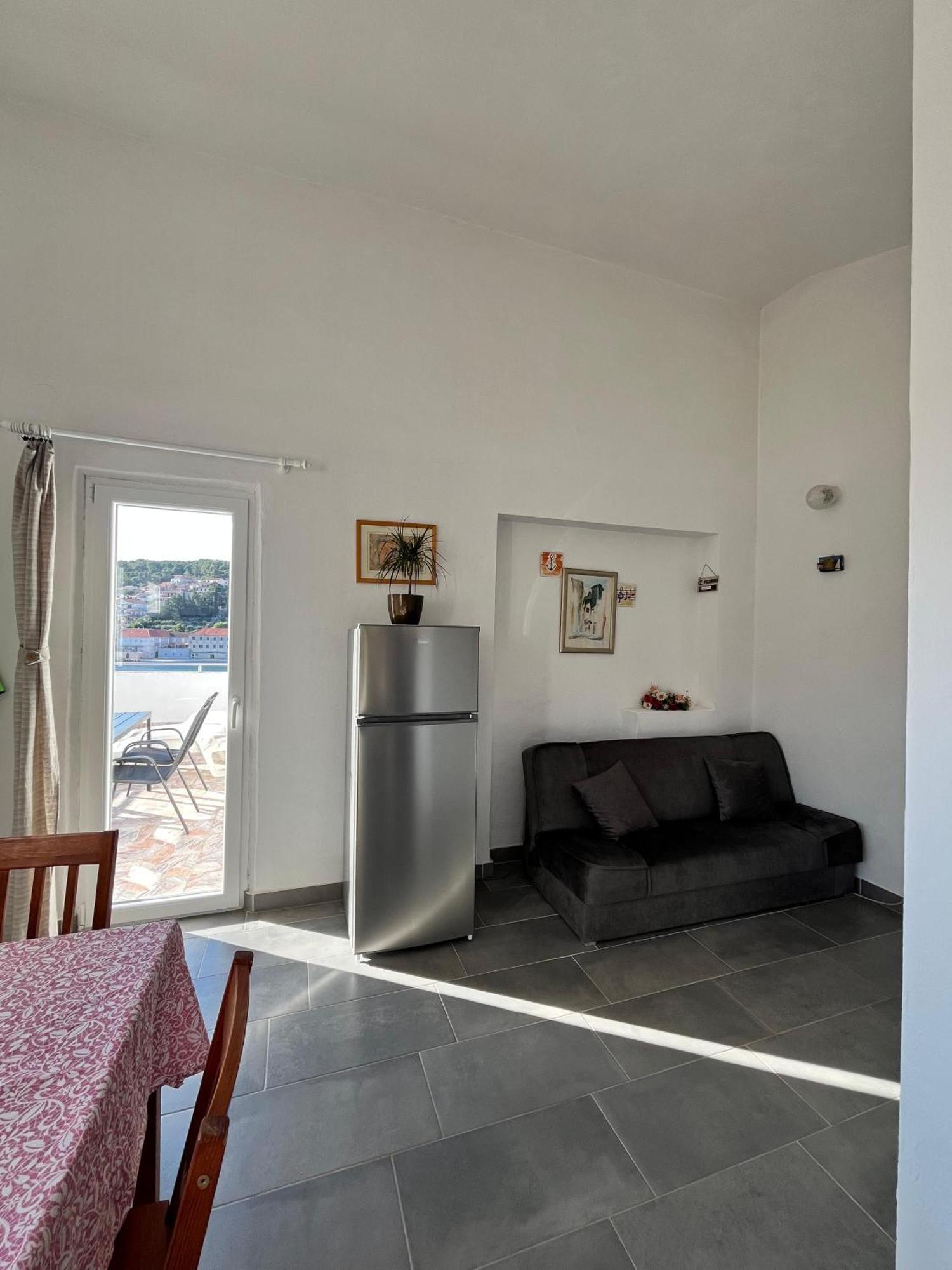Apartments Peronja Jelsa Seafront Екстер'єр фото