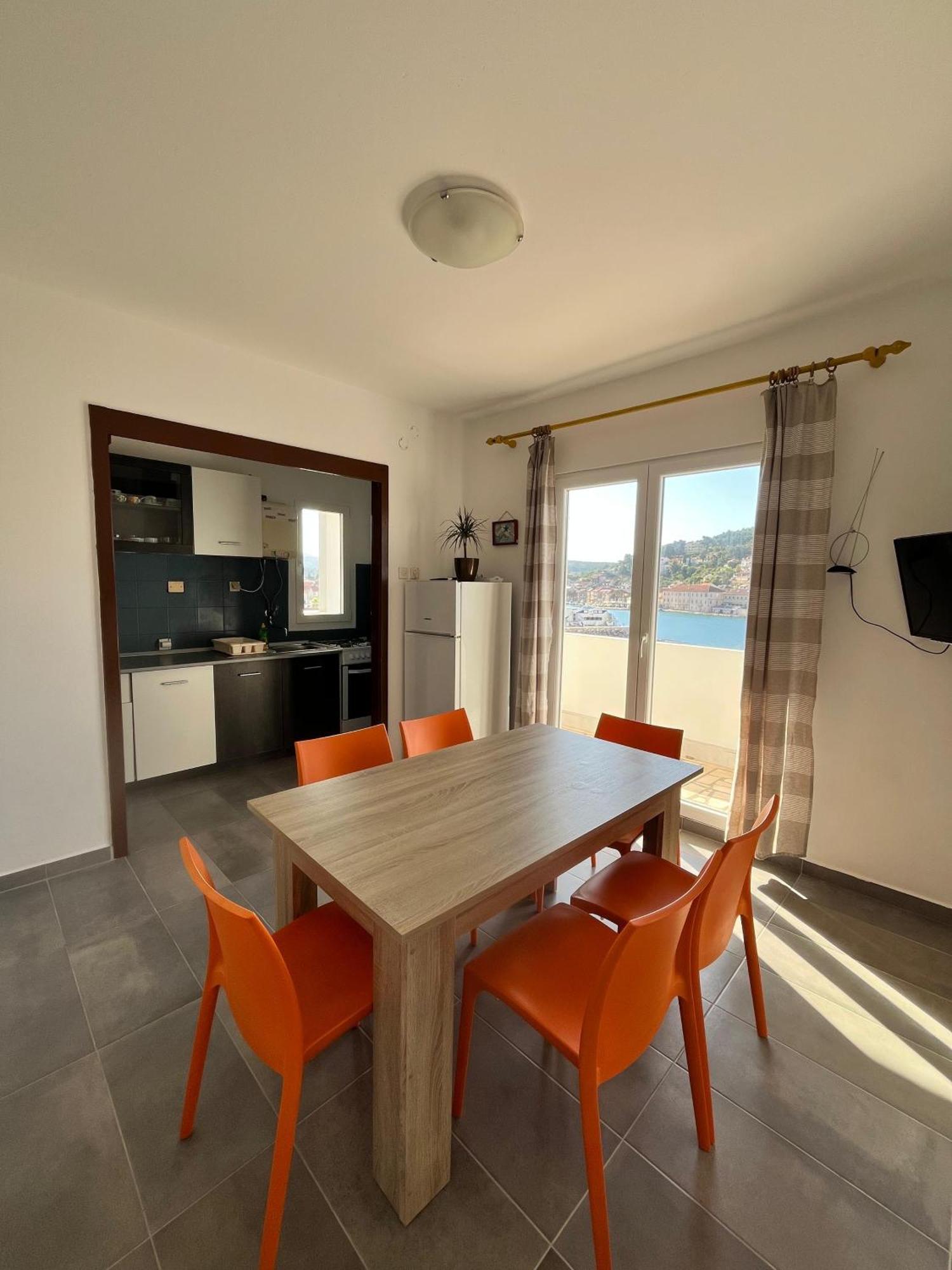 Apartments Peronja Jelsa Seafront Екстер'єр фото