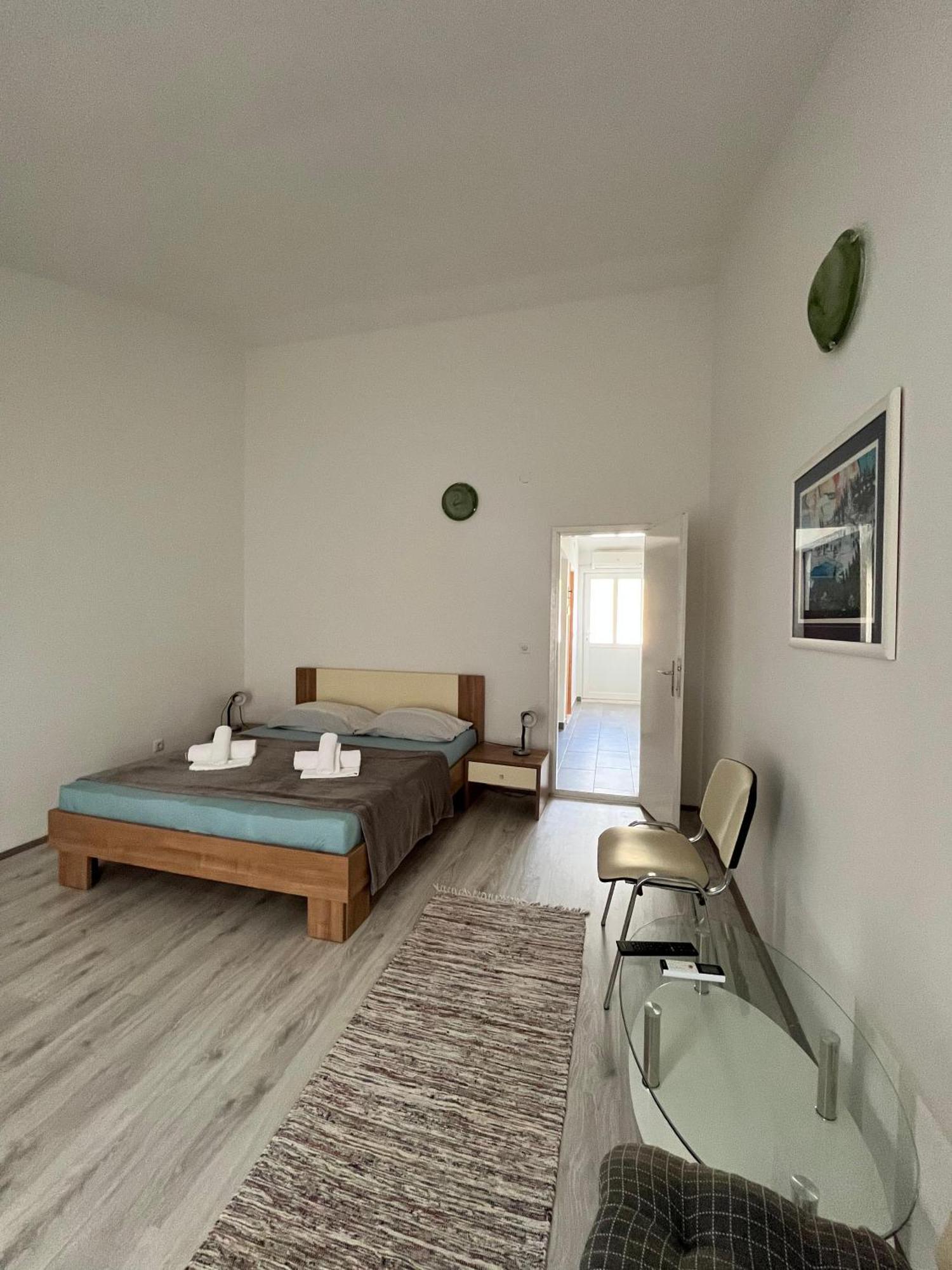 Apartments Peronja Jelsa Seafront Екстер'єр фото