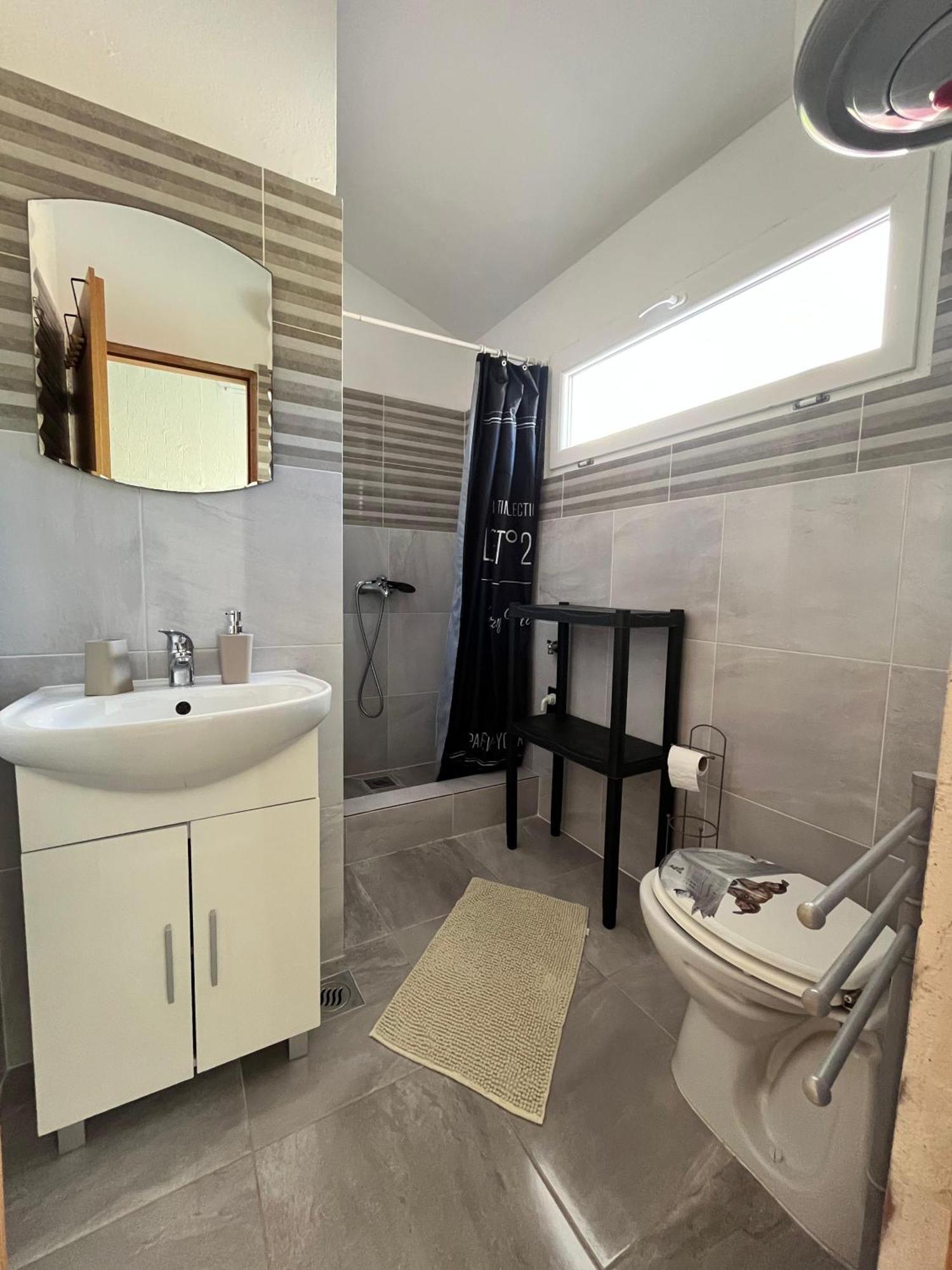 Apartments Peronja Jelsa Seafront Екстер'єр фото