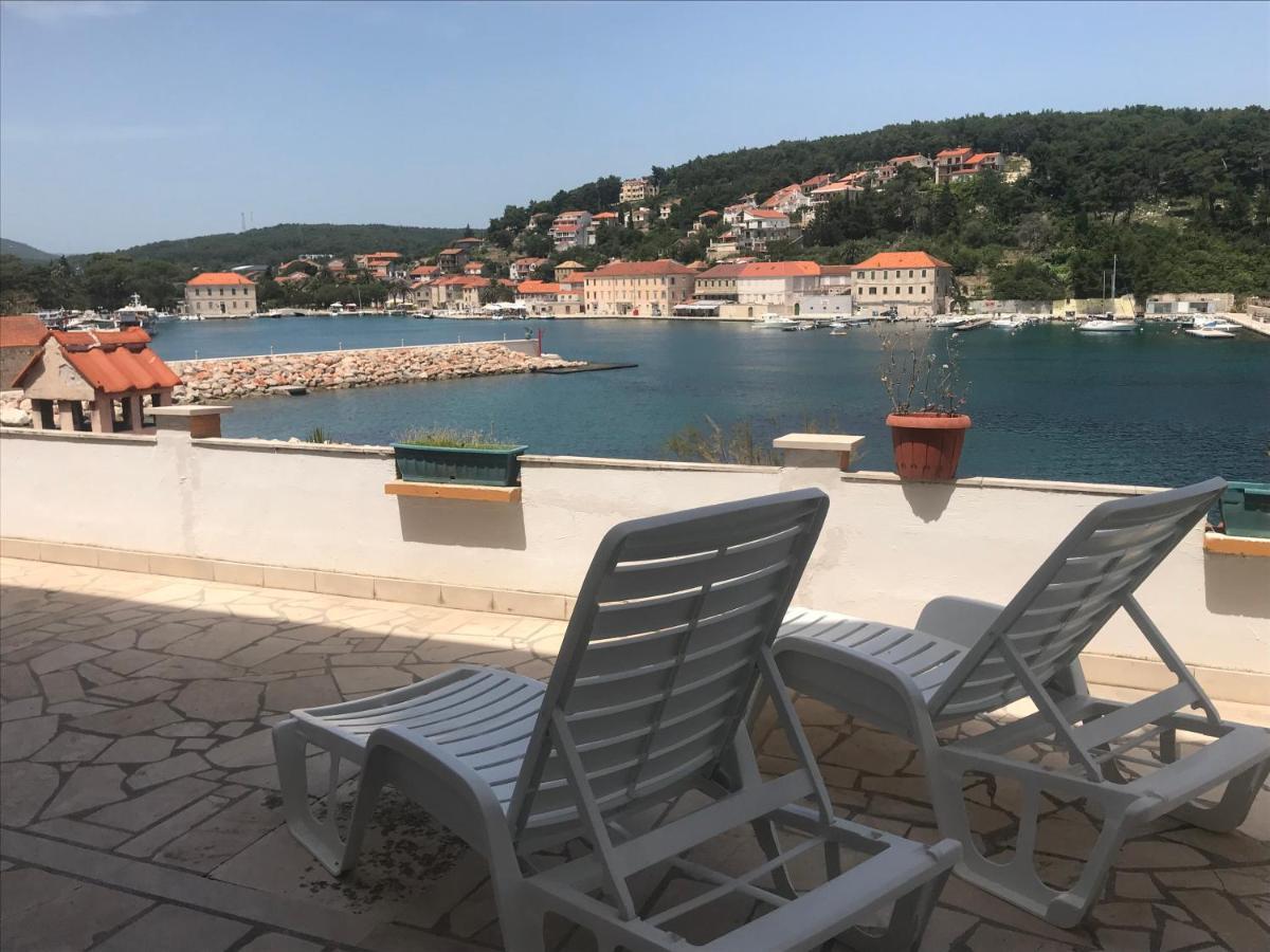Apartments Peronja Jelsa Seafront Екстер'єр фото